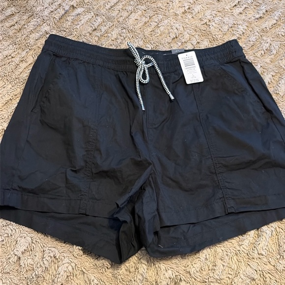 torrid Pants - BNWT Torrid Black poplin yacht shorts